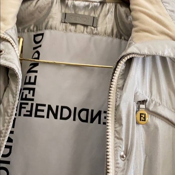 Fendi ski suit - Picture 3 of 10